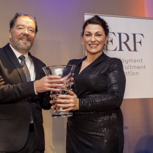 Adie-McGennis-CEO-Sigmar-Recruitment-winner-James-Kilbane-Award-presented-by-Caroline-Kilbane