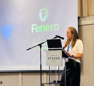 Erin-Bracken-on-stage