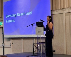 Rachel-Newell-Indeed-on-stage-2