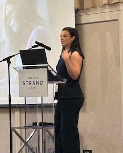 Rachel-Newell-Indeed-on-stage-3