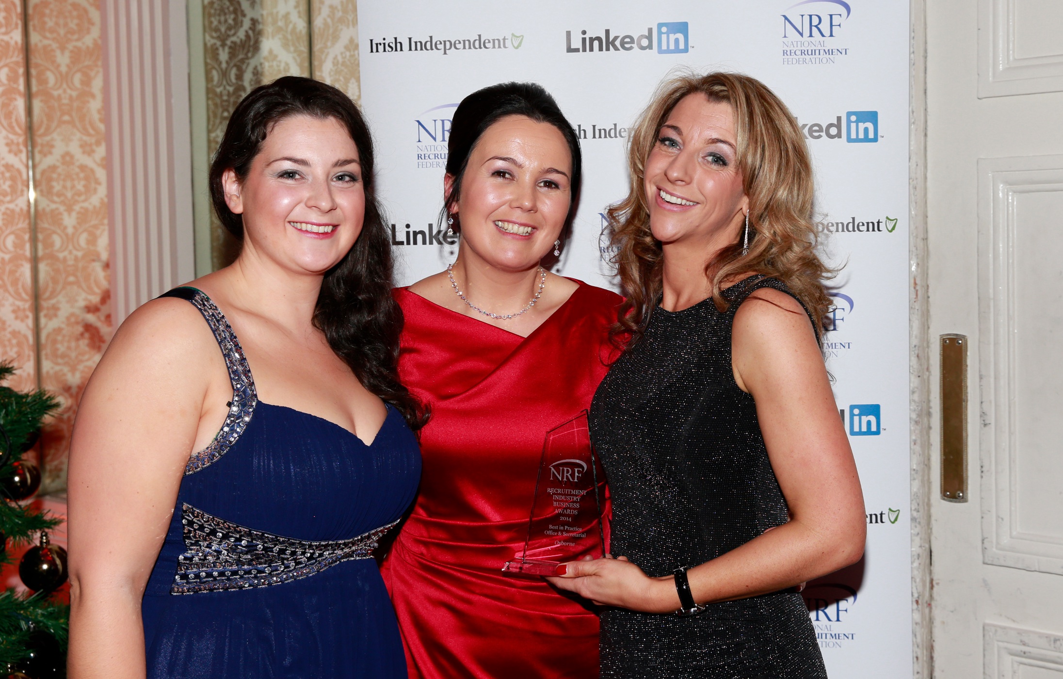 Holly Fawcett of Social Talent presents the award for Best Agency in Office and Secreterial to Shona Mc Manus and Joanne Murray from Osborne Recruitment