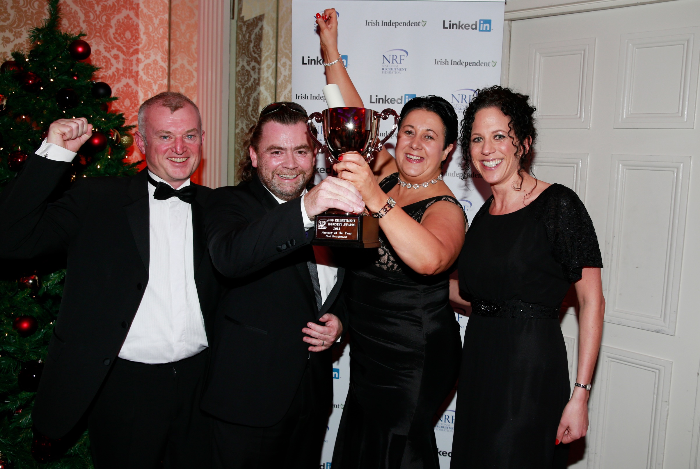 Winner of Large Agency of the Year left Michael Groake, Mark Staunton, Breda Miley from Noel Recruitment with Eva De Lacey Stanunton from Linkedin