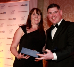 Louise Bedford from Noel Recruitment accepts NRF programme Top graduate award from NRF Vice President Frank Farrelly